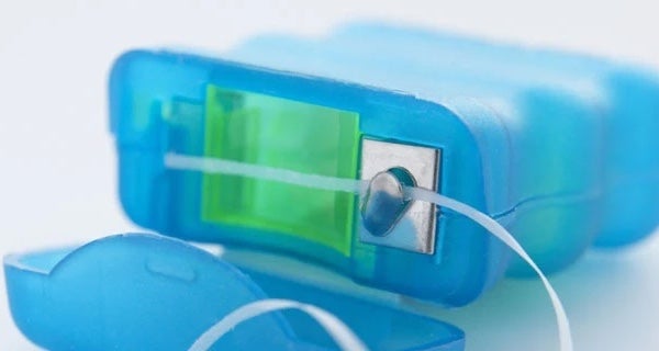 How To Floss Your Teeth
